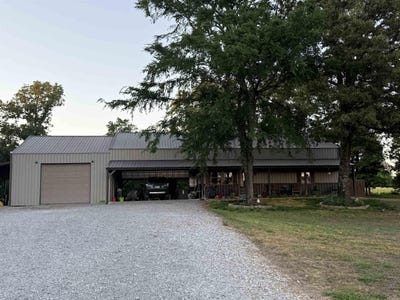 /international/us/105-old-river-road-newark-ar-110107995170/