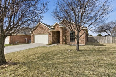 /international/us/813-chase-circle-hurst-tx-110106029358/