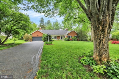 /international/us/1424-center-road-lancaster-pa-110109057324/