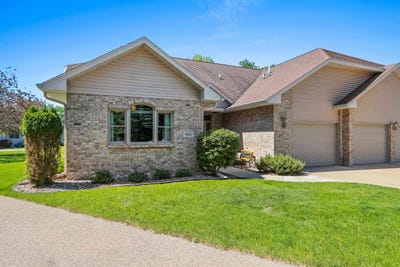/international/us/945-brighton-drive-menasha-wi-110108380201/