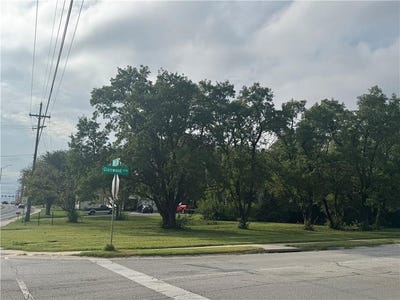 /international/us/6702-w-151st-street-overland-park-ks-110119987966/
