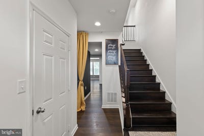 /international/us/104-metcalf-terrace-winchester-va-110100871525/