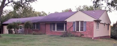 /international/us/330-sw-yorkshire-rd-topeka-ks-110110170605/