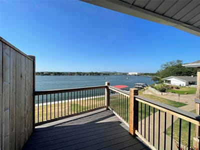/international/us/105-w-doyle-20-street-granbury-tx-110107896367/