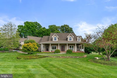 /international/us/13536-paternal-gift-drive-highland-md-110108016838/
