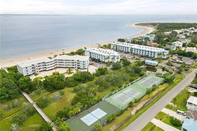 /international/us/1217-bay-street-tybee-island-ga-110105955718/
