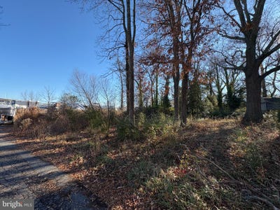/international/us/1055-old-turkey-point-road-edgewater-md-110120682780/