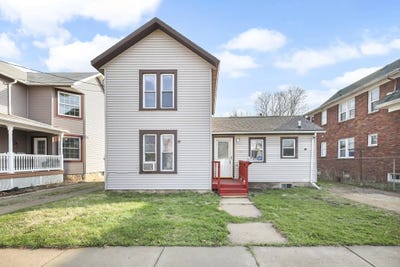 /international/us/433-s-jackson-street-janesville-wi-110106927166/