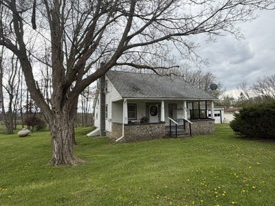 /international/us/596-county-road-23-dundee-ny-110107878235/