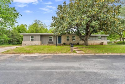 /international/us/407-e-kerr-street-burnet-tx-110107265851/