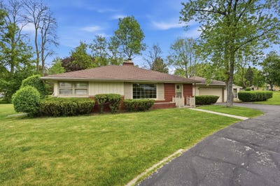 /international/us/14250-ivy-ln-brookfield-wi-110108203631/