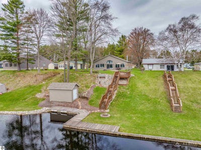 /international/us/2896-e-lake-drive-lupton-mi-110107626930/