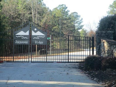/international/us/e-15-jocassee-ridge-way-salem-sc-110097591836/