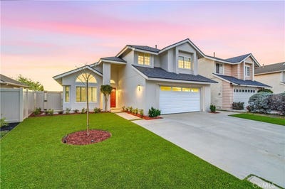 /international/us/21041-skylark-lake-forest-ca-110108425939/