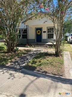 /international/us/2405-lone-tree-road-victoria-tx-110101195702/
