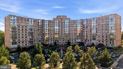 /international/us/19375-cypress-ridge-terrace-leesburg-va-110120577431/