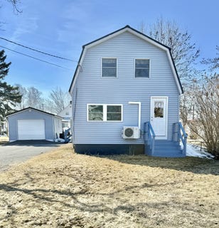 /international/us/31-delmont-street-presque-isle-me-110107401552/