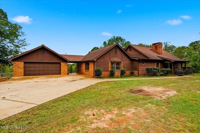 /international/us/9472-s-highway-13-morton-ms-110103208915/
