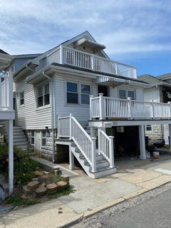 /international/us/103-florida-street-long-beach-ny-110107799348/