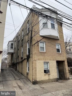 /international/us/131-s-macdade-boulevard-darby-pa-110107159551/