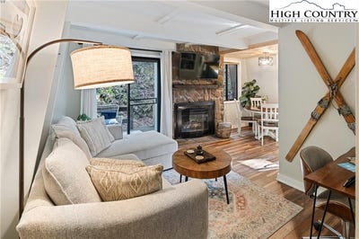 /international/us/24-creekside-drive-banner-elk-nc-110103357819/