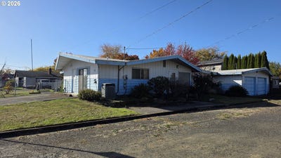 /international/us/575-n-9th-st-harrisburg-or-110120773025/
