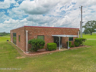 /international/us/5675-highway-53-poplarville-ms-110109185178/