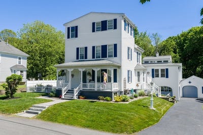 /international/us/40-water-st-east-bridgewater-ma-110108346010/