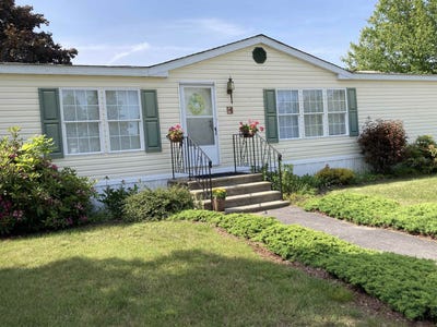 /international/us/16-nashoba-drive-rochester-nh-110098631580/