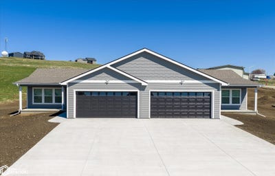 /international/us/113-w-6th-a-west-side-street-woodbine-ia-110108604809/