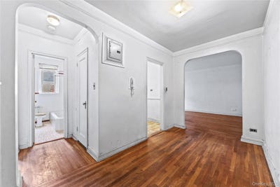 /international/us/65-36-wetherole-street-rego-park-ny-110109793035/