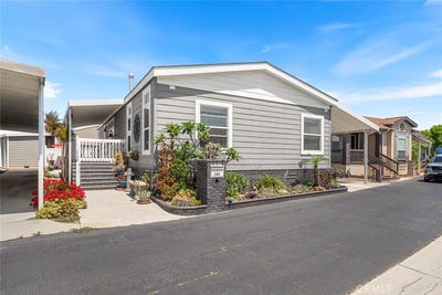 /international/us/16222-monterey-lane-huntington-beach-ca-110108782267/