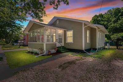 /international/us/512-s-market-street-hudson-mi-110108663855/