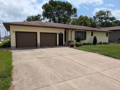 /international/us/600-8th-street-sw-wells-mn-110109136773/