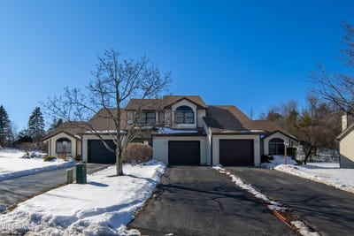 /international/us/29-surrey-hill-drive-latham-ny-110106188293/