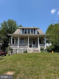 /international/us/10420-miller-road-oakton-va-110108438589/