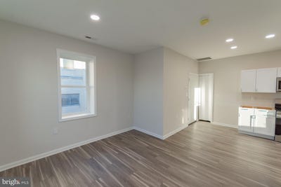 /international/us/215-w-king-street-martinsburg-wv-110105257360/