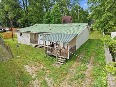 /international/us/104-jody-street-east-flat-rock-nc-110108818819/