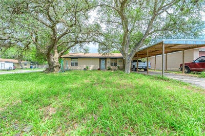 /international/us/808-w-carter-street-beeville-tx-110107546040/