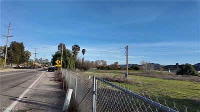 /international/us/32545-nelmar-circle-wildomar-ca-110098280054/?lang=zh-cn