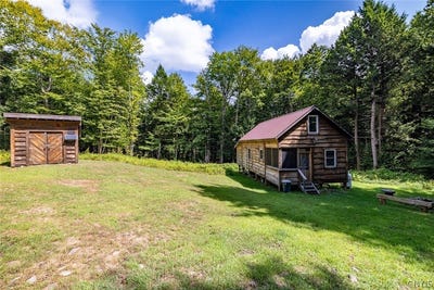 /international/us/87-tamblin-ridge-trail-bernhards-bay-ny-110107476359/