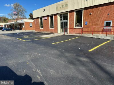 /international/us/40-main-street-boones-mill-va-110090526014/?lang=en