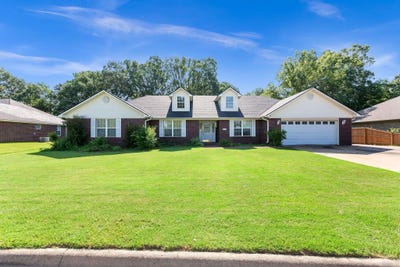/international/us/300-cherokee-lane-clarksville-ar-110100867395/