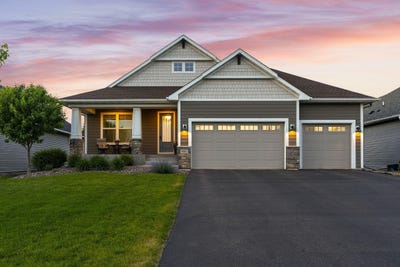 /international/us/9062-7th-street-n-lake-elmo-mn-110108576694/