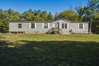 /international/us/11575-gordon-road-newaygo-mi-110110364961/