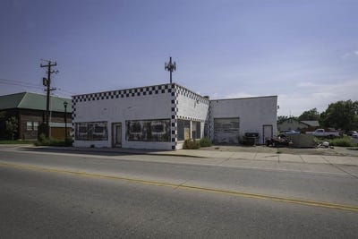 /international/us/125-s-6th-st-greybull-wy-110102321594/