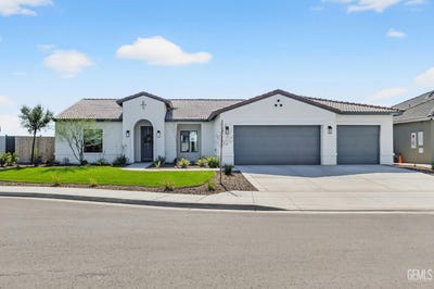 /international/us/16513-chloe-court-bakersfield-ca-110106340421/