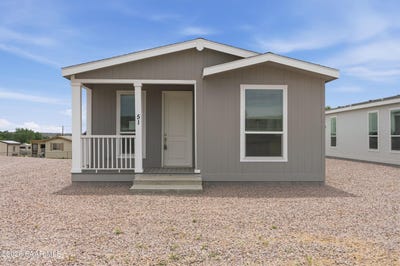 /international/us/51-e-abra-road-paulden-az-110108379675/