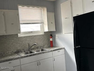 /international/us/910-decker-street-archbald-pa-110108613180/