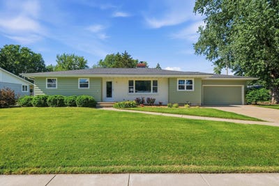 /international/us/146-w-macarthur-street-sun-prairie-wi-110120408456/